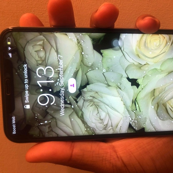 iPhone XS Max 256gb -Used - Picture 2 of 3